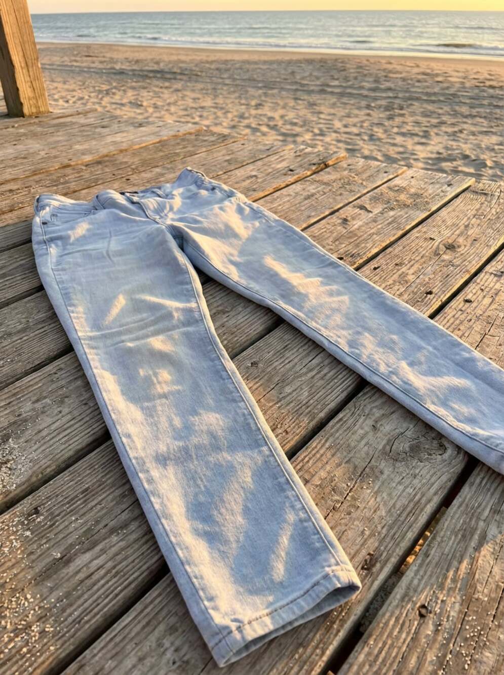 Aeropostale Light Wash Blue Jeggings size 28S